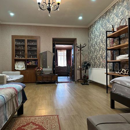 Historical Apartment In City Center Тбилиси Экстерьер фото