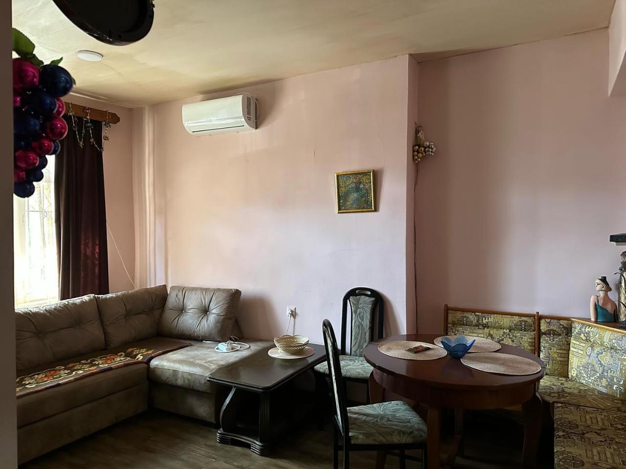 Historical Apartment In City Center Тбилиси Экстерьер фото
